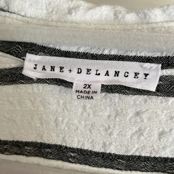 Jane + Delancey blouse. Button front. Tab sleeves. Black/ white stripe. 2x. - Picture 2 of 8